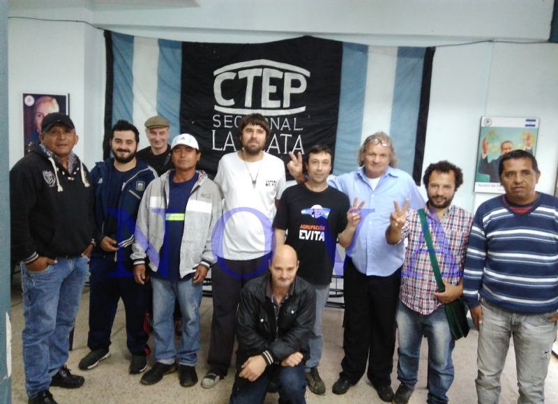 Movimientos sociales exigen "trabajo concreto para los compañeros"