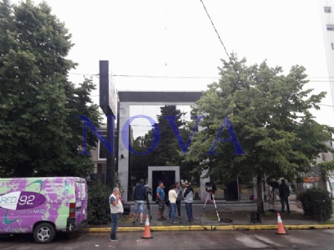 Trabajadores atrincherados resistieron que "Nené" Balcedo se haga cargo del Diario Hoy