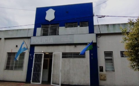 Cuatro menores detenidos tras robar un celular a un vecino en Plaza Yrigoyen