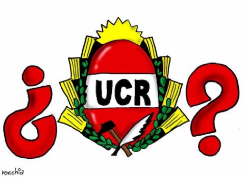 En medio de una nueva crisis pos electoral, la UCR platense homenajea a Raúl Alfonsín en Plaza Moreno