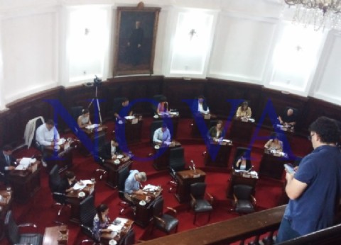 VIDEO | Alak ya tiene presupuesto 2026: 17 a favor, 5 en contra y dos ausencias