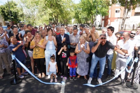 Alak inauguró el segundo tramo de la nueva avenida 60 en Los Hornos y celebró el ordenamiento del tránsito