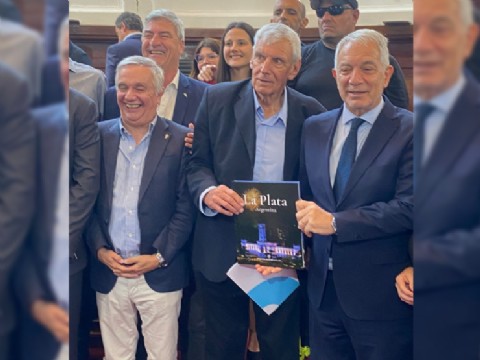 El dirigente de Villa Elvira, Luis Le Moal, fue reconocido por el Concejo Deliberante platense