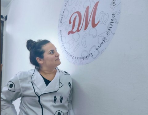De la cocina a la docencia: Delfina Morea, la chef platense que enseña panadería y pastelería todo el año