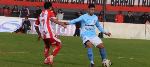 Villa San Carlos cayó ante Talleres por un insólito blooper y se hunde en la tabla