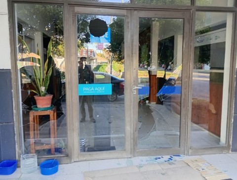 VIDEO | Zona liberada: dos robos, destrozos y un ataque a la Delegación de Altos de San Lorenzo