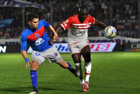 Estudiantes perdió ante Tigre y quedó al borde de quedarse sin playoffs