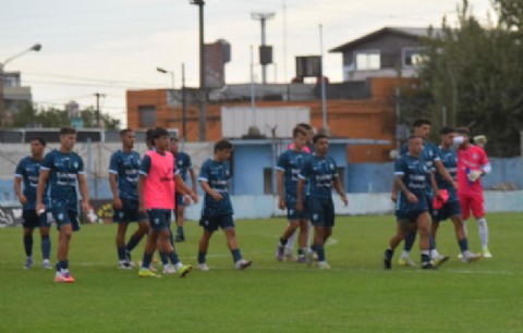 San Carlos volvió a caer y sigue sin reacción