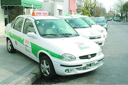 La Municipalidad intimó a propietarios de taxis y remises para que regularicen sus habilitaciones