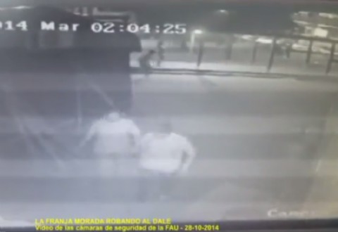 Filman en dos facultades a grupos militantes provocando destrozos