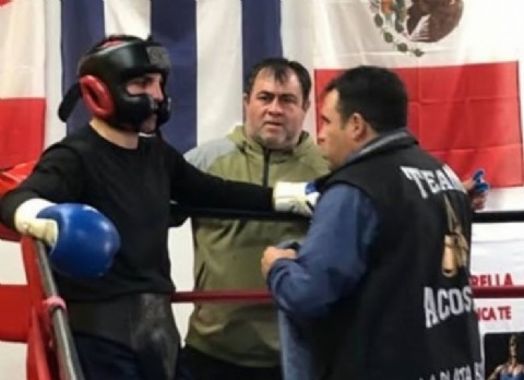 VIDEO | El boxeador platense Ayrton Giménez expone su título frente al colombiano Maicol Rincón