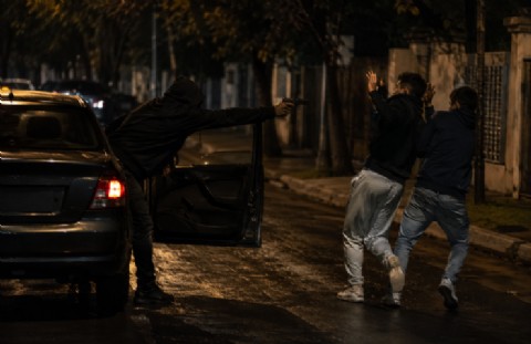 VIDEO | Cayó en Villa Elvira el acusado de matar de un disparo a un joven durante un robo en Lomas de Zamora