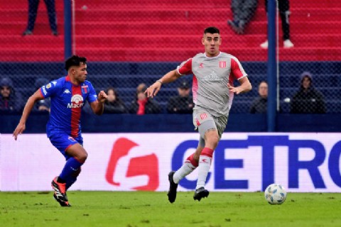 Estudiantes busca aire en Victoria, donde los números no lo acompañan