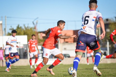 Cambaceres igualó sin goles ante Deportivo Paraguayo y sigue sin levantar