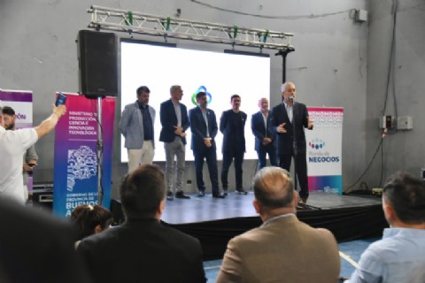 Alak, Costa y Bianco participaron de una ronda de negocios en Berisso con pymes de la Región Capital