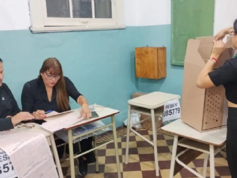 Elecciones en Perú: fuerte movimiento en la ciudad por el voto de residentes