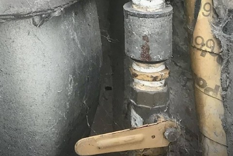 Robaron caños de gas en varias cuadras de Tolosa y dejaron a vecinos sin servicio