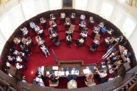 "Pipa de la paz" en el Concejo: oficialismo y oposición en sintonía por el 1ro de Mayo y "ok" a la rendición de cuentas