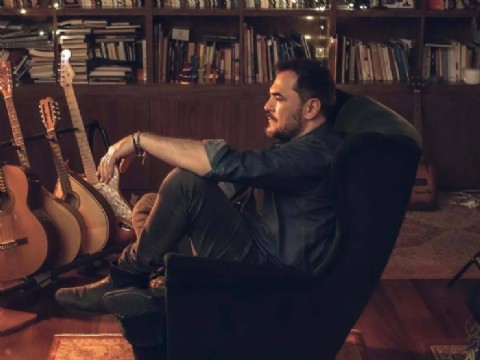 VIDEO | "Guitarra y Voz": Ismael Serrano llega a la ciudad con un concierto que promete ser inolvidable