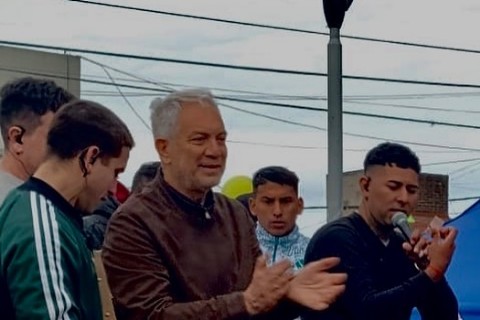 Vecinos de Melchor Romero apuntan al delegado por falta de respuestas