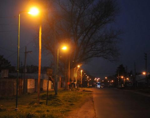 La Comuna inauguró 190 luminarias más para los vecinos de la ciudad