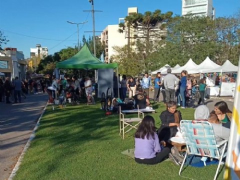 VIDEO | El próximo domingo, en Plaza Azcuénaga, se viene la Feria de Manos Platenses