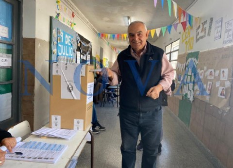VIDEO | #Elecciones2025: Ángel Celi cumplió con su deber cívico y votó en la jornada electoral