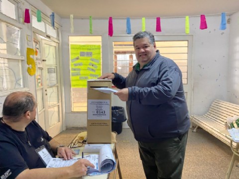 VIDEO | #Elecciones2025: el exintendente Jorge Nedela votó y celebró vivir en democracia