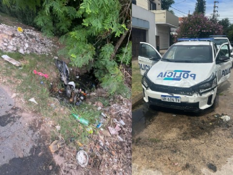 VIDEO | City Bell: quisieron escapar de la Policía en moto y terminaron dentro de un zanjón junto al patrullero