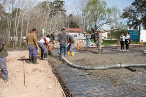 Punta Indio: empezaron con el llenado de la platea para el SUM