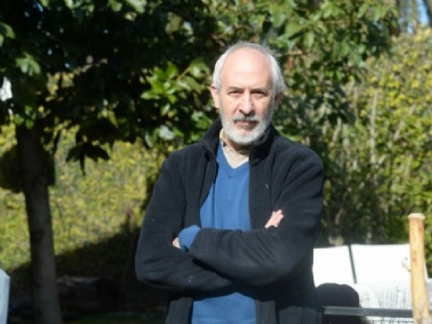 El escritor Pablo Morosi presenta su nuevo libro: “Fangio, el hombre detrás del volante”