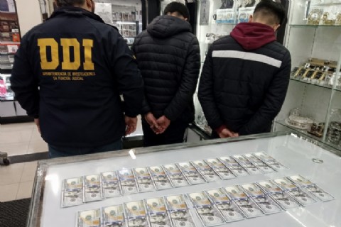 VIDEO | La Loma: robaron 45 mil dólares ocultos en una vidriería y hay dos empleados infieles detenidos