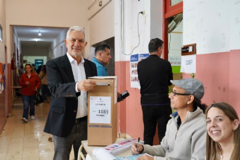 VIDEO | #Elecciones2025: "Venir a votar es una manera de fortalecer el sistema democrático", señaló Alak