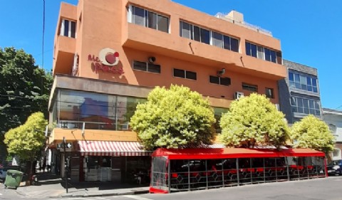 Tras casi dos décadas, cerró Me Piace, el histórico restaurante y confitería: el impacto de los bolsillos ajustados