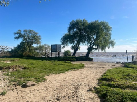 Hallaron un cuerpo durante un operativo de búsqueda en la Playa Municipal de la ciudad