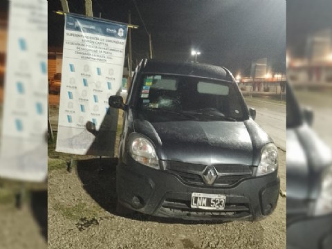 Lo buscaban por tentativa de homicidio y lo detuvieron manejando una camioneta que usaron en una entradera