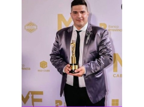 Otro periodista platense piensa en la intendencia: Alejandro Pueblas lo blanqueó después de sufrir un robo