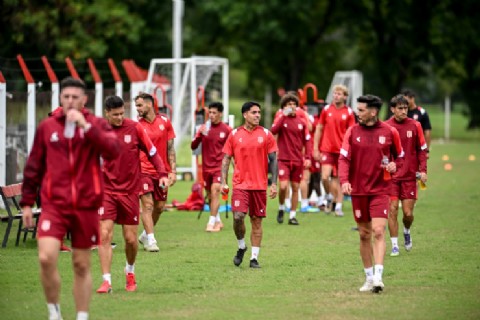 Estudiantes vuelve al Apertura con bajas y posibles rotaciones