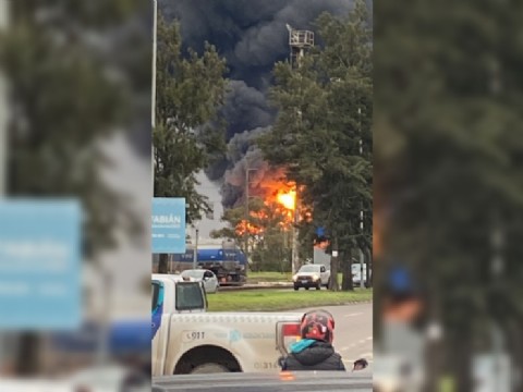 Incendio en refinería YPF: intervención de bomberos y precauciones para la comunidad de Berisso