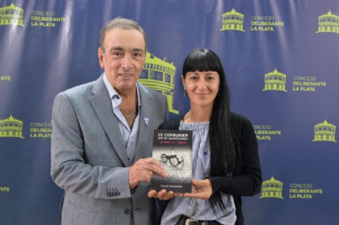 Declararon de Interés Municipal y Cultural la novela del ex concejal Oscar Vaudagna