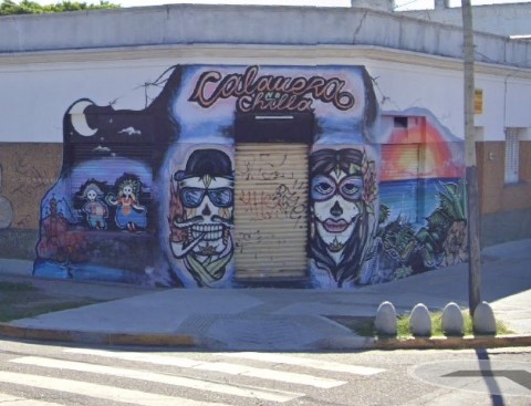 Robaron un kiosco en Villa Elvira, a tres cuadras de la comisaría