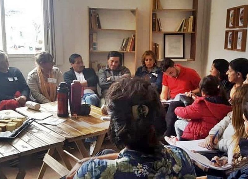 Cansados de reclamar, los vecinos insisten en ser recibidos por el intendente Garro