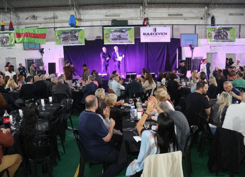 Alak participó de la cena por el 117° aniversario de Villa Elvira