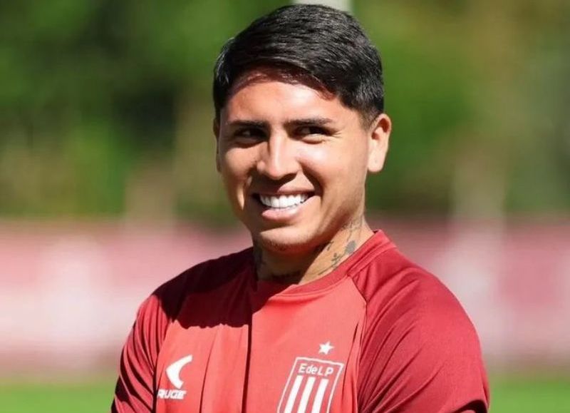 Facundo Farías pide cancha y podría ser titular en el Clásico Platense ante Gimnasia