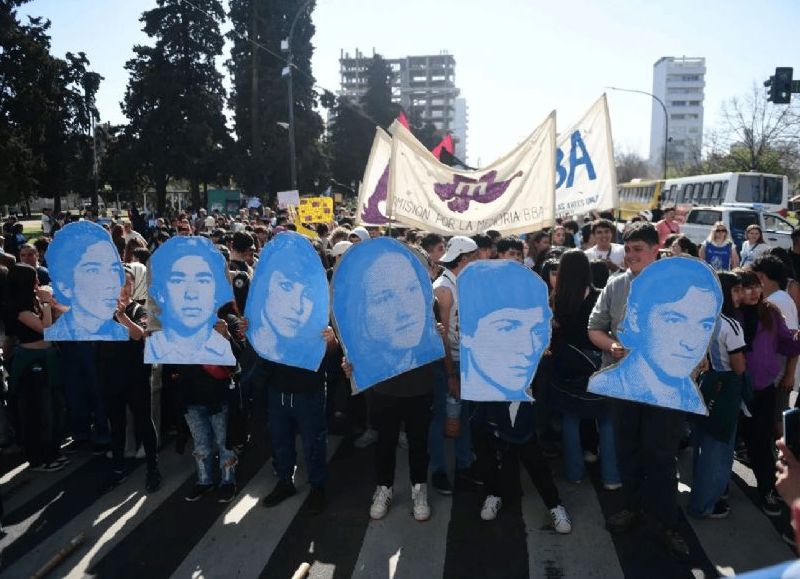 VIDEOS | La Plata marchó en conmemoración de un nuevo aniversario de "La Noche de los Lápices"