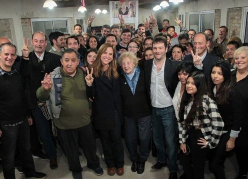 Nadie se hace cargo de la fractura interna, pero los "muchachos peronistas" ya empezaron a jugar