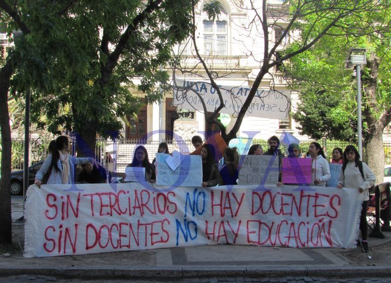 Estudiantes terciarios platenses denuncian una "desinversión mentada y planeada" en Educación