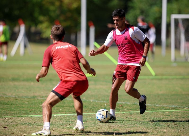 Estudiantes se enfoca en San Lorenzo y ajusta piezas