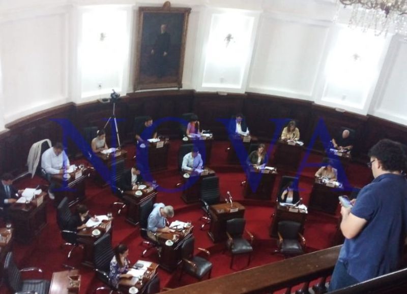 VIDEO | Alak ya tiene presupuesto 2026: 17 a favor, 5 en contra y dos ausencias