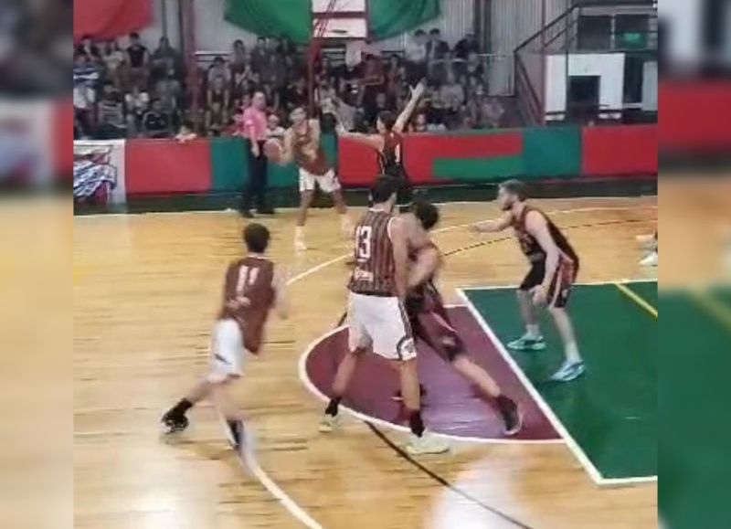 Básquet: Capital Chica ganó el clásico de Los Hornos y Atenas festejó en la Liga Federal